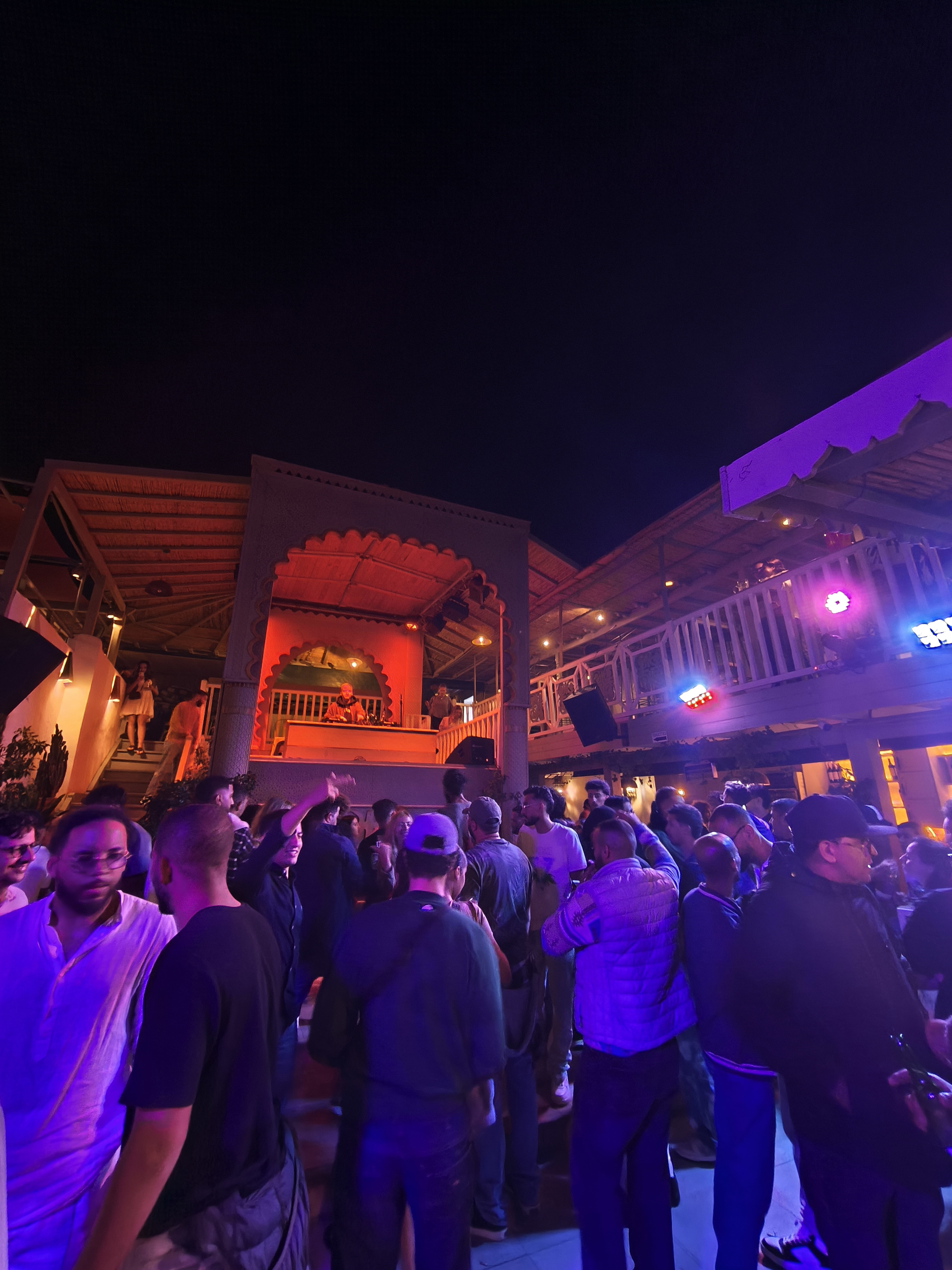 Le Taros Café Essaouira — rooftop terrasse vue mer Place Moulay Hassan